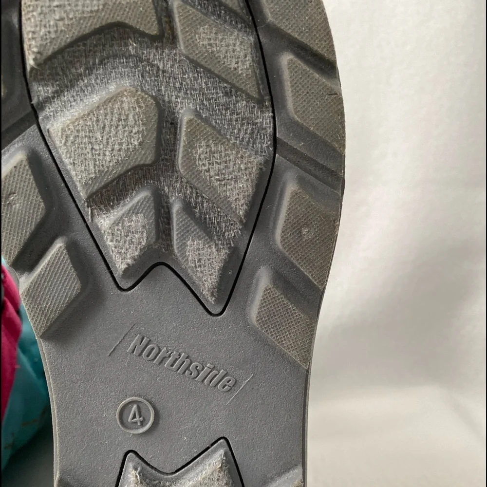 Northside 3M Thinsulate Insulation Size 4 Kids Water Resistant Snow Boots